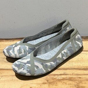 *NEW* Clarks Carly Wish Cloudstepper Camouflage Ballet Flats Size 10 A51
